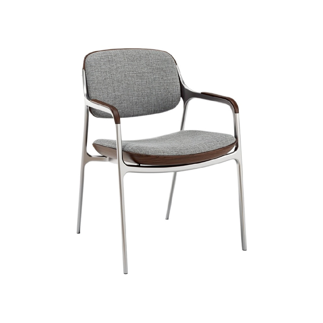 Moderne designstoel met gestoffeerde zitting en houten armleuningen